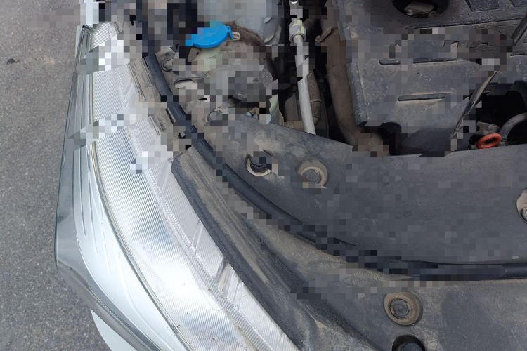 Used Haval M6 2019 1.5T Manual Two-Wheel Drive Elite Version China VI Standard Engine Bay Right