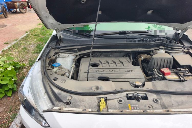 Used Haval M6 2019 1.5T DCT Two-Wheel Drive Value Edition China VI Standard Engine Bay Right
