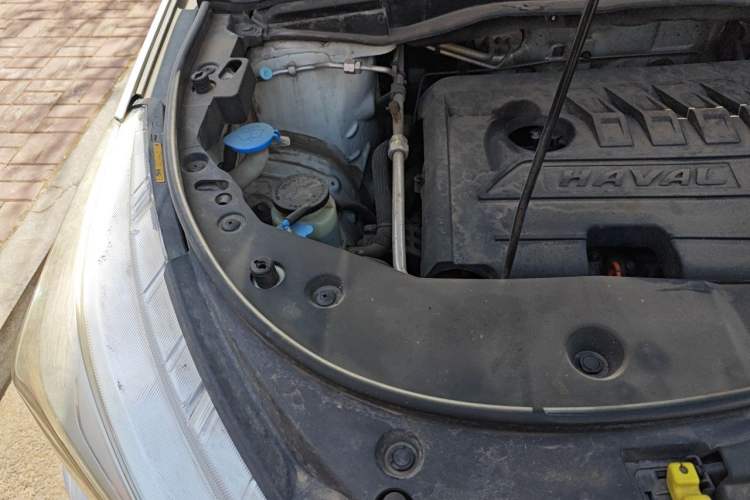 Used Haval M6 2019 1.5T Manual Two-Wheel Drive Elite Version China V Standard Engine Bay Right