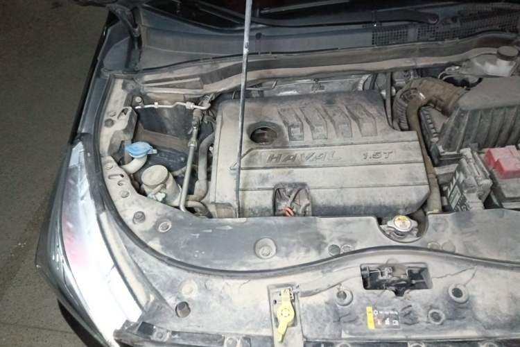 Used Haval M6 2019 1.5T DCT Two-Wheel Drive Value Edition China VI Standard Engine Bay Right