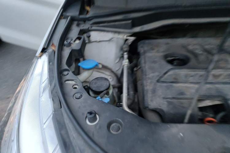 Used Haval M6 2019 1.5T Manual Two-Wheel Drive Elite Version China VI Standard Engine Bay Right