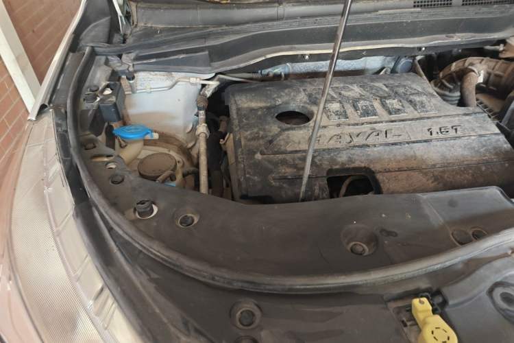 Used Haval M6 2019 1.5T DCT Two-Wheel Drive Value Edition China VI Standard Engine Bay Right