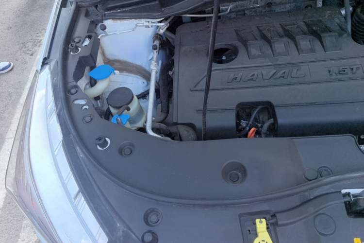 Used Haval M6 2019 1.5T DCT Two-Wheel Drive Value Edition China VI Standard Engine Bay Right