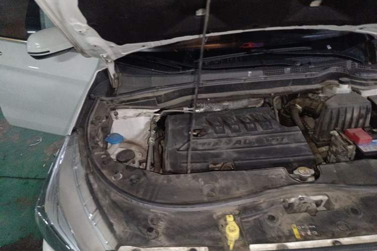 Used Haval M6 2019 1.5T DCT Two-Wheel Drive Value Edition China VI Standard Engine Bay Right
