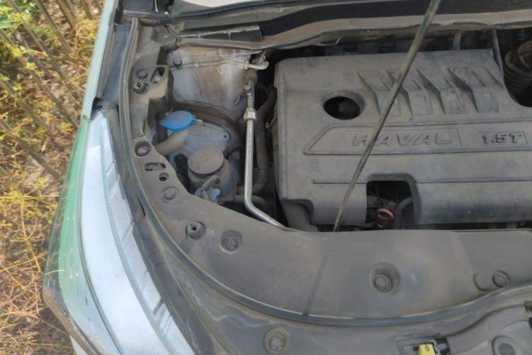 Used Haval M6 2019 1.5T Manual Two-Wheel Drive Elite Version China VI Standard Engine Bay Right