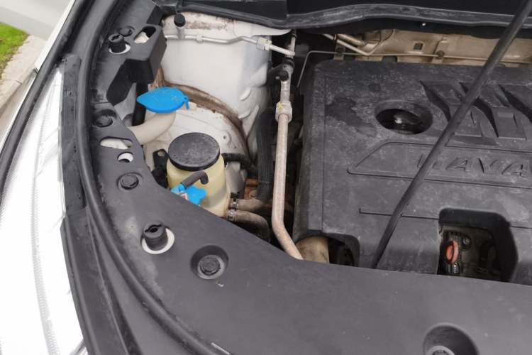 Used Haval M6 2019 1.5T Manual Two-Wheel Drive Elite Version China V Standard Engine Bay Right