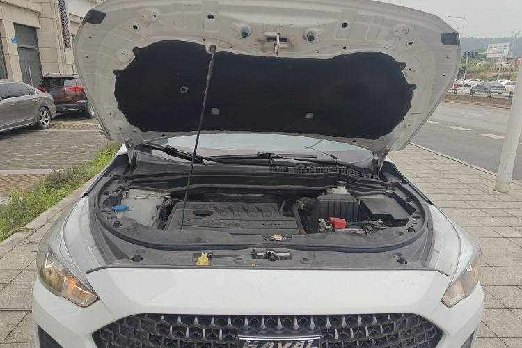 Used Haval M6 2019 1.5T DCT Two-Wheel Drive Elite Version China VI Standard Engine Bay