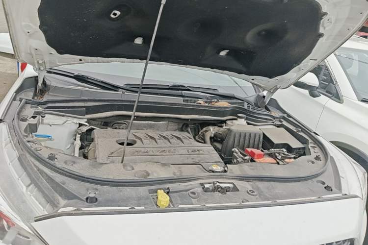 Used Haval M6 2019 1.5T Manual Two-Wheel Drive Urban Version China VI Standard Engine Bay