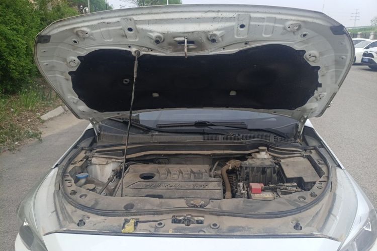 Used Haval M6 2019 1.5T Manual Two-Wheel Drive Urban Version China VI Standard Engine Bay