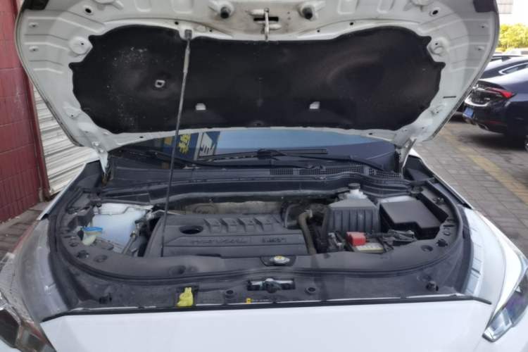 Used Haval M6 2019 1.5T Manual Two-Wheel Drive Urban Version China VI Standard Engine Bay