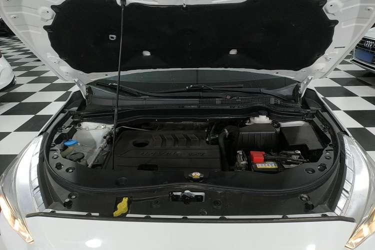 Used Haval M6 2019 1.5T DCT Two-Wheel Drive Value Edition China VI Standard Engine Bay