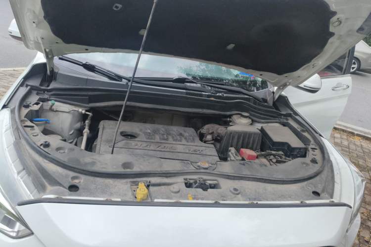 Used Haval M6 2019 1.5T Manual Two-Wheel Drive Elite Version China V Standard Engine Bay