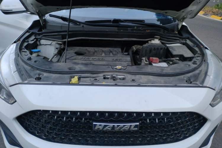 Used Haval M6 2019 1.5T Manual Two-Wheel Drive Elite Version China VI Standard Engine Bay