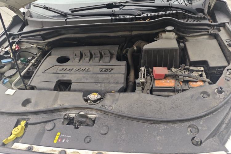 Used Haval M6 2019 1.5T DCT Two-Wheel Drive Elite Version China V Standard Engine Bay