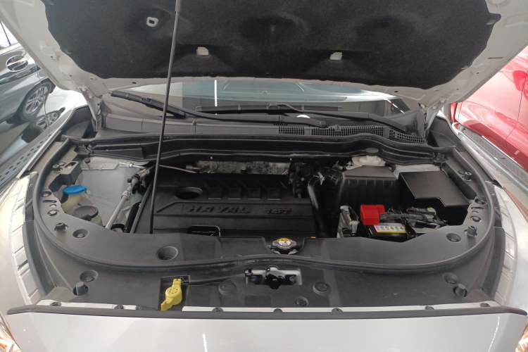 Used Haval M6 2019 1.5T DCT Two-Wheel Drive Elite Version China VI Standard Engine Bay