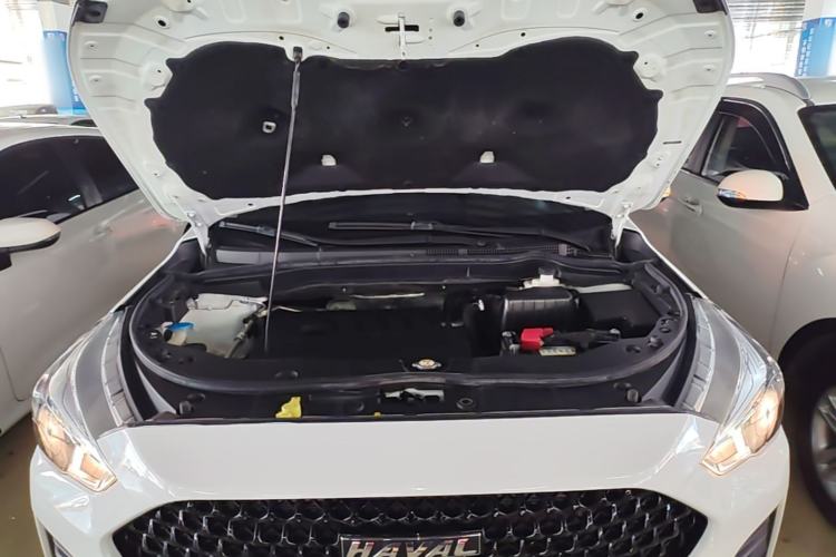 Used Haval M6 2019 1.5T DCT Two-Wheel Drive Elite Version China VI Standard Engine Bay