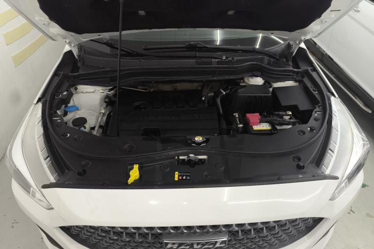 Used Haval M6 2019 1.5T Manual Two-Wheel Drive Urban Version China VI Standard Engine Bay