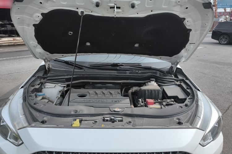 Used Haval M6 2019 1.5T Manual Two-Wheel Drive Urban Version China VI Standard Engine Bay