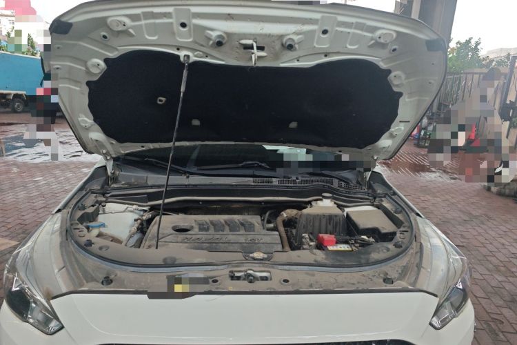 Used Haval M6 2019 1.5T DCT Two-Wheel Drive Elite Version China VI Standard Engine Bay