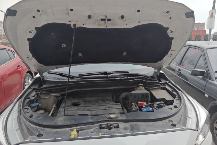 Used Haval M6 2019 1.5T Manual Two-Wheel Drive Elite Version China VI Standard Engine Bay