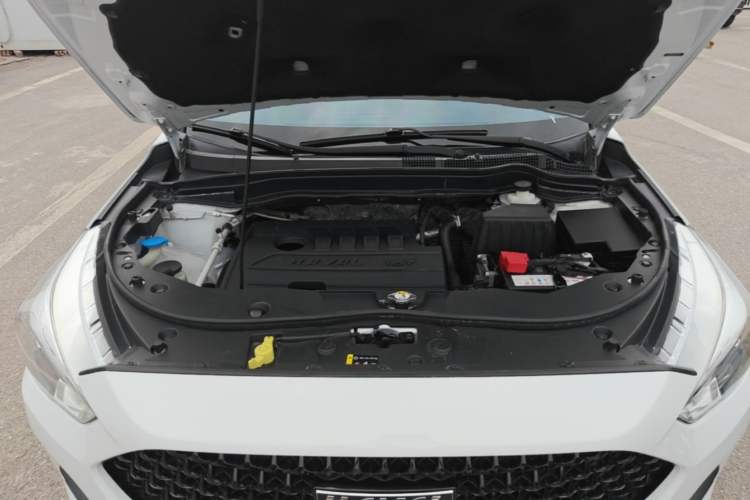 Used Haval M6 2019 1.5T DCT Two-Wheel Drive Elite Version China VI Standard Engine Bay