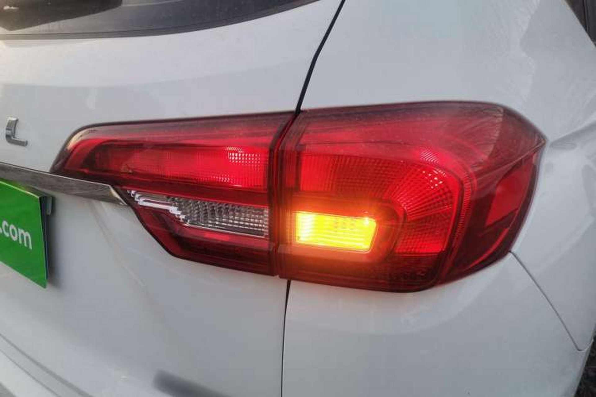 Used Haval M6 2019 1.5T DCT Two-Wheel Drive Elite Version China VI Standard Exterior 2