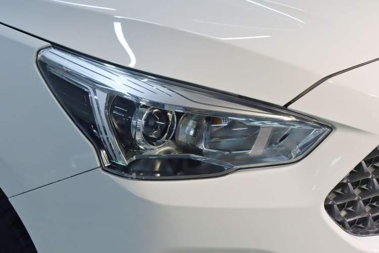 Used Haval M6 2019 1.5T DCT Two-Wheel Drive Value Edition China VI Standard Exterior 3