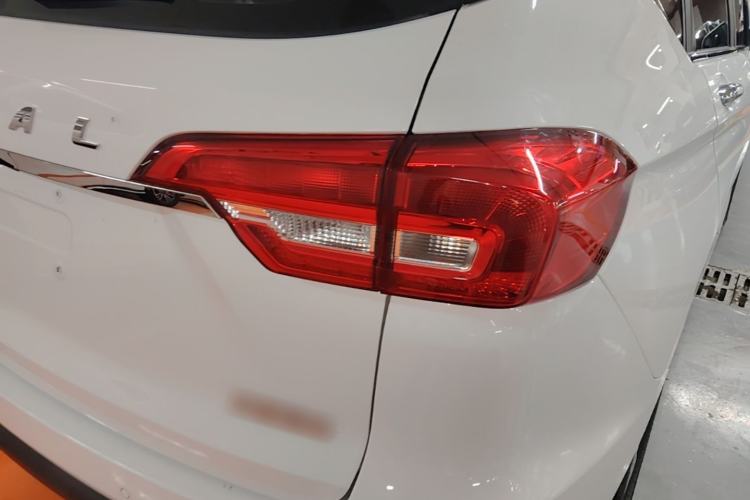 Used Haval M6 2019 1.5T DCT Two-Wheel Drive Elite Version China V Standard Exterior 3