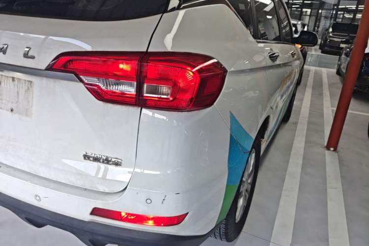 Used Haval M6 2019 1.5T Manual Two-Wheel Drive Elite Version China VI Standard Exterior 3