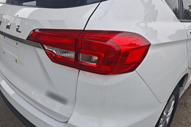 Used Haval M6 2019 1.5T DCT Two-Wheel Drive Elite Version China VI Standard Exterior 3