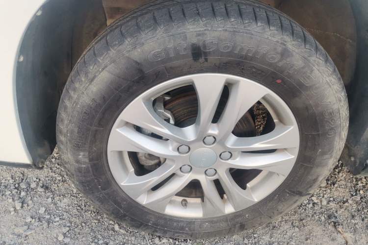 Used Haval M6 2019 1.5T DCT Two-Wheel Drive Elite Version China VI Standard Exterior 3