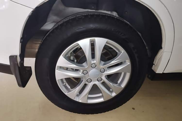 Used Haval M6 2019 1.5T DCT Two-Wheel Drive Elite Version China VI Standard Exterior 3