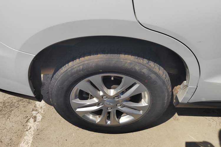Used Haval M6 2019 1.5T DCT Two-Wheel Drive Elite Version China VI Standard Exterior 5