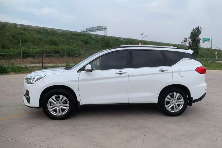 Used Haval M6 2019 1.5T DCT Two-Wheel Drive Elite Version China VI Standard Exterior 5