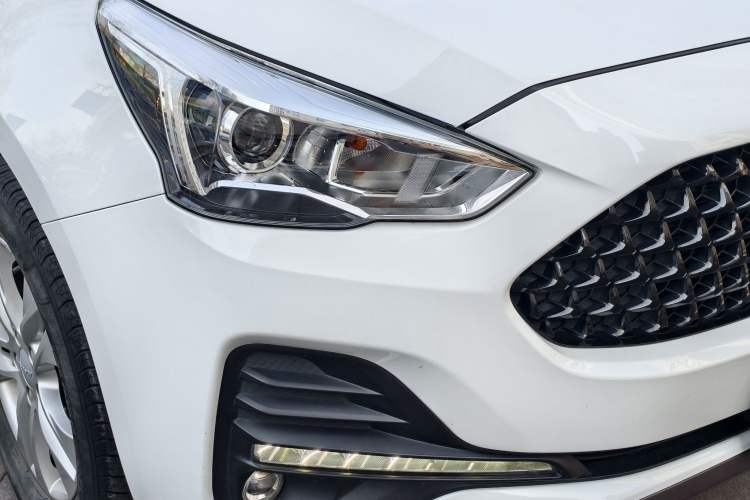 Used Haval M6 2019 1.5T Manual Two-Wheel Drive Elite Version China VI Standard Exterior 6