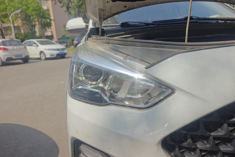 Used Haval M6 2019 1.5T Manual Two-Wheel Drive Urban Version China VI Standard Exterior 6