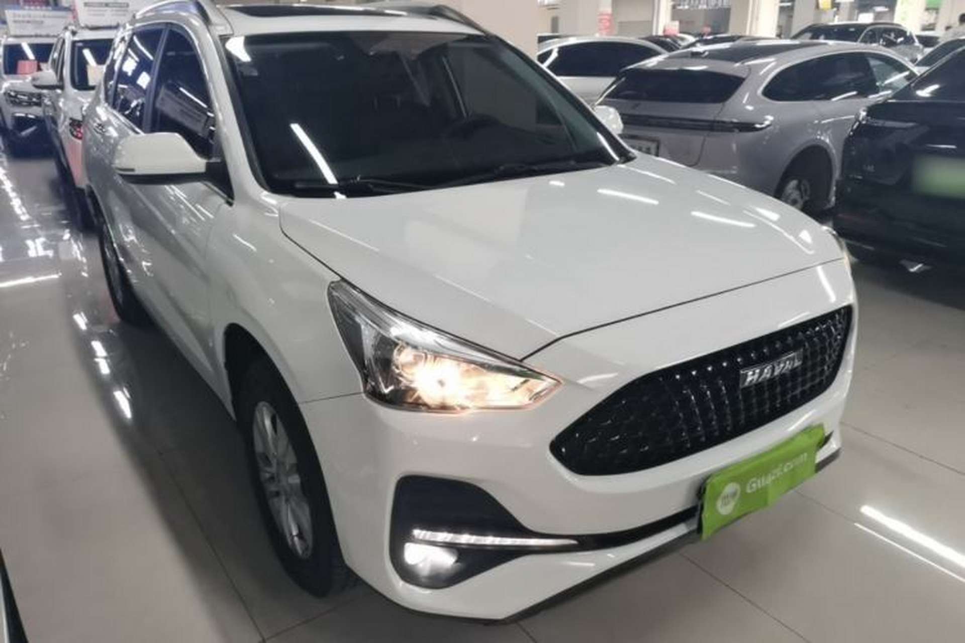 Used Haval M6 2019 1.5T DCT Two-Wheel Drive Elite Version China VI Standard Front Right 45 Deg