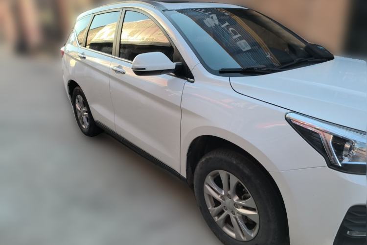 Used Haval M6 2019 1.5T DCT Two-Wheel Drive Value Edition China VI Standard Front Right 45 Deg