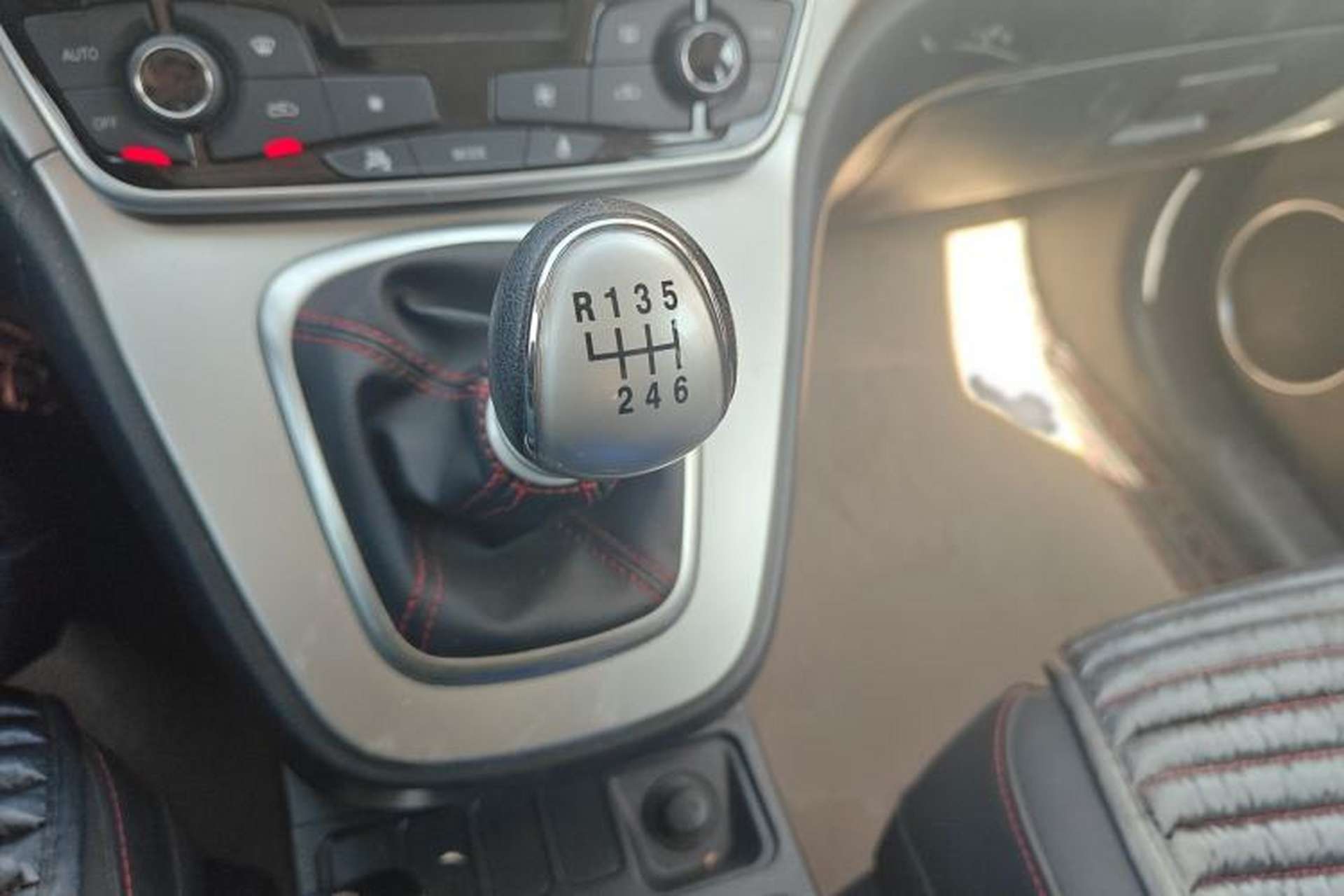 Used Haval M6 2019 1.5T Manual Two-Wheel Drive Elite Version China VI Standard Gear Lever