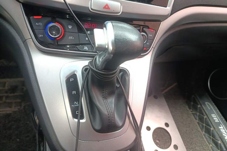 Used Haval M6 2019 1.5T DCT Two-Wheel Drive Value Edition China VI Standard Gear Lever