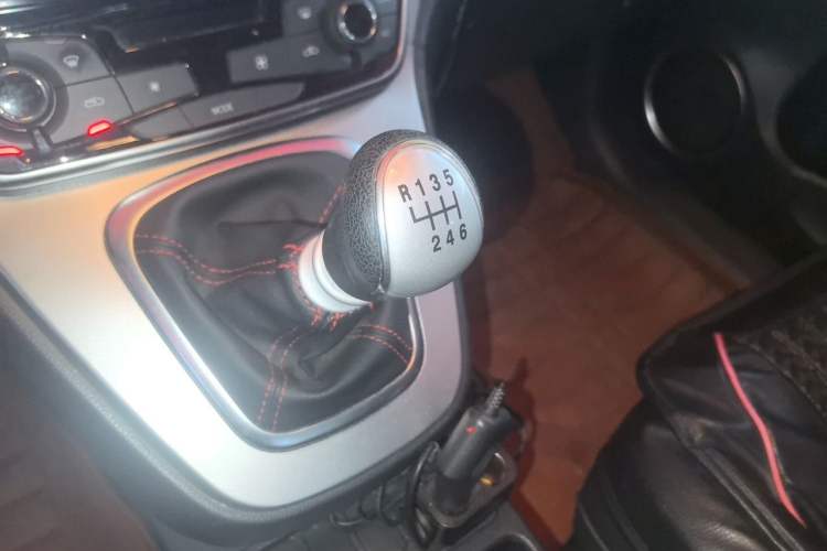 Used Haval M6 2019 1.5T Manual Two-Wheel Drive Elite Version China VI Standard Gear Lever