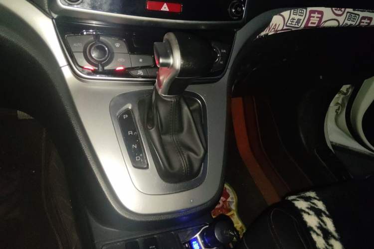 Used Haval M6 2019 1.5T DCT Two-Wheel Drive Elite Version China VI Standard Gear Lever
