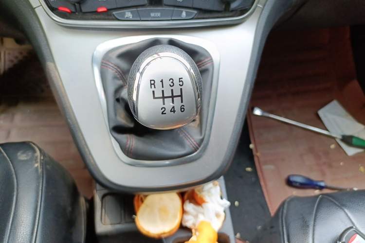 Used Haval M6 2019 1.5T Manual Two-Wheel Drive Urban Version China V Standard Gear Lever