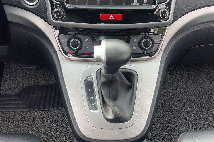 Used Haval M6 2019 1.5T DCT Two-Wheel Drive Value Edition China VI Standard Gear Lever