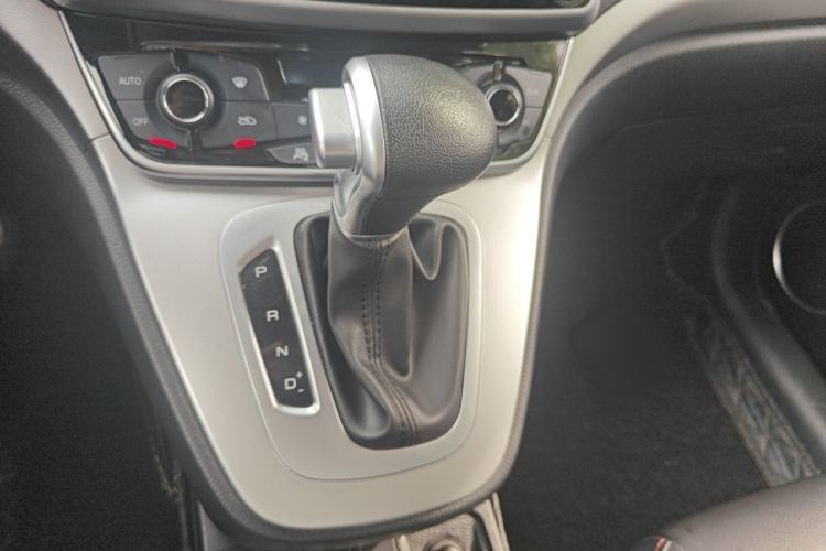 Used Haval M6 2019 1.5T DCT Two-Wheel Drive Value Edition China VI Standard Gear Lever
