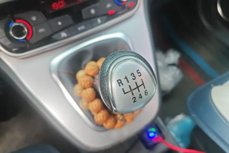 Used Haval M6 2019 1.5T Manual Two-Wheel Drive Elite Version China VI Standard Gear Lever