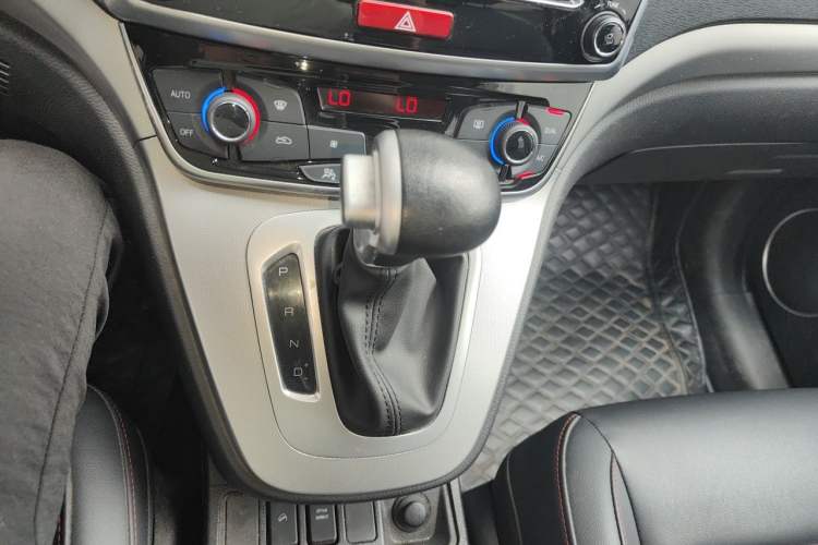 Used Haval M6 2019 1.5T DCT Two-Wheel Drive Elite Version China V Standard Gear Lever