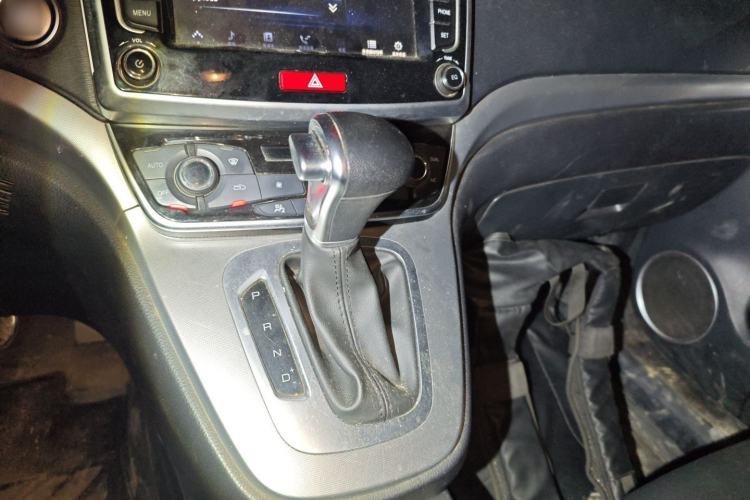 Used Haval M6 2019 1.5T DCT Two-Wheel Drive Value Edition China VI Standard Gear Lever