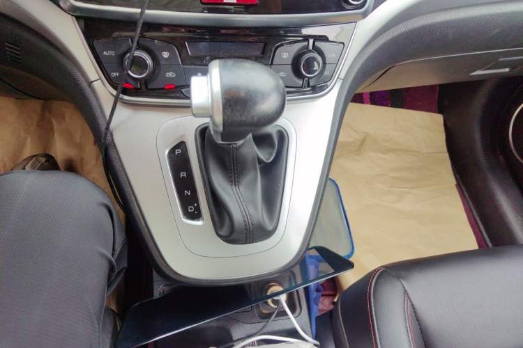 Used Haval M6 2019 1.5T DCT Two-Wheel Drive Elite Version China V Standard Gear Lever
