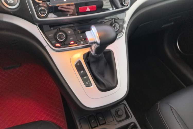 Used Haval M6 2019 1.5T DCT Two-Wheel Drive Value Edition China VI Standard Gear Lever